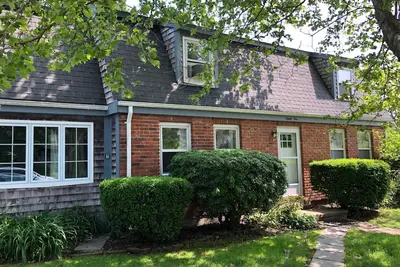 Image de Marchez jusqu'à Scarborough! Retournez à la maison spacieuse avec A / C et sans fil!