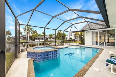 Image de 40% de réduction! -Swfl Rentals - Villa Ashlyn - Piscine chauffée avec accès pour le golfe, grande maison pour 6 personnes