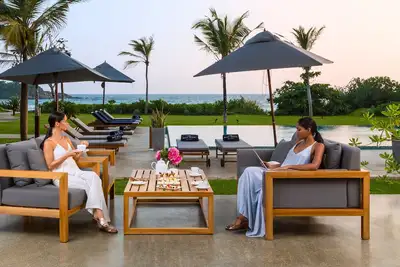 Image de usage exclusif du luxe face à la plage au complet 4 chambres villa avec piscine privée