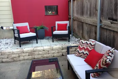 Image de 3 Br / 2. 5 Maison de ville luxueuse à Soco / au centre-ville d'Austin, à quelques pas