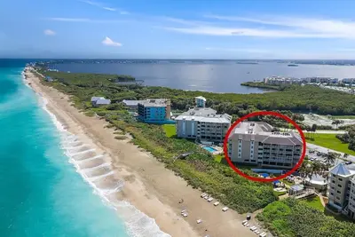 Image de Vous n'avez qu'une semaine? Détendez-vous à Our Hutchinson Island, Fl Oceanfront 2 Br Condo