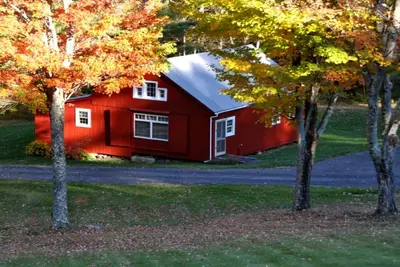 Image de Le feuillage commence ici! Superbes couleurs d'automne avec des vues magnifiques!