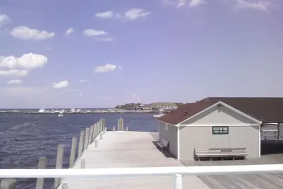 Image de Maison de plage contemporaine avec plafonds voûtés et beaucoup de soleil