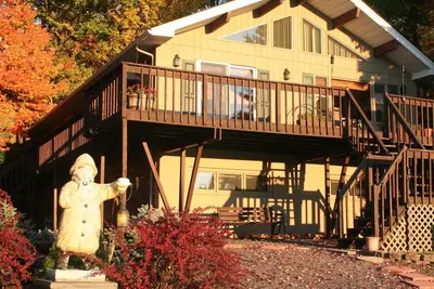 Spacieux 5bed / 3ba Lakefront Retreat w plage privée