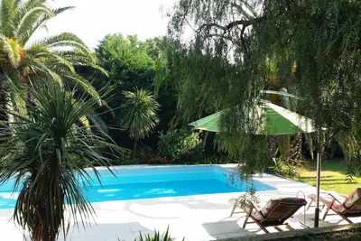 Image de Logement indépendant dans belle villa avec piscine, véritable havre de paix