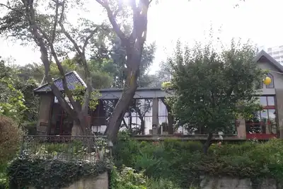 Image de Maison/Loft- Dans un bain de verdure avec vue sur la ville-Bienvenue au Lavoir!