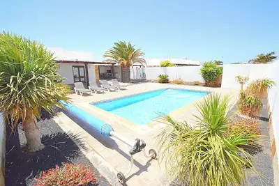 Image de Casa Rosemont: Villa de luxe avec piscine chauffée et jacuzzi - 4 personnes - WiFi gratuit