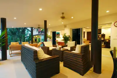 Image de Beach Resort villa à 20m de la page dans un jardin tropical, 3 chambres.