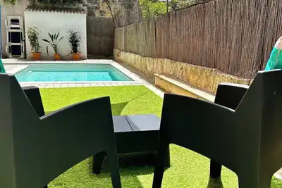 Image de Maison moderne avec beaucoup de lumière et de grands jardins