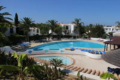 Image de Joli appartement spacieux plein sud avec vue sur la mer avec l'utilisation de la piscine communale