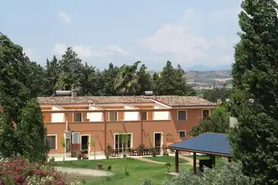 Image de La mer dans la verdure et le calme de la campagne