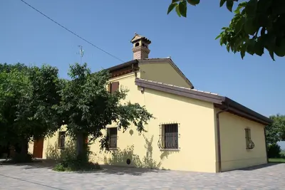 Image de Bagnacavallo: La Casa del Pettirosso - Au coeur du Triangle d'Or de l'Art Ville