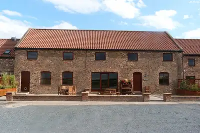 Image de La grange grenier, 10 personnes, a un caractère et un charme sans fin dans un cadre rural. . .