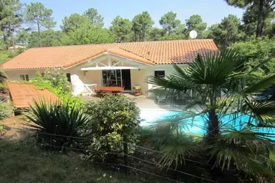 Image de golf de Biscarrosse villa avec piscine chauffée entre océan et lac