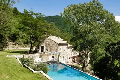 Image de Domaine des Camarades, domaine de 40 ha avec piscine chauffée de 20 mètres