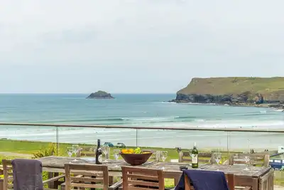 Image de Pentewan est une maison de vacances moderne et attrayante, meublée selon des normes élevées.