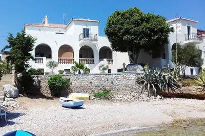 Image de Beachfront Spetses spectacular fully equipped traditional Villa families/groups