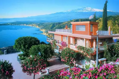 Image de Residence Schuler - Appartement 'C' avec vue sur la mer et l'Etna