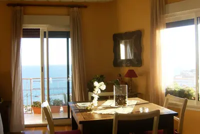 Image de Appartement de luxe dans le centre d'Alicante avec vue sur mer