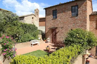 Image de Demeure de charme dans les \"crete senesi\"