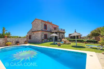 Image de Villa de luxe avec vue panoramique, piscine + jardin, 4 chambres pour 8 personnes, calme, Ă 10 minutes de la plage, Wifi