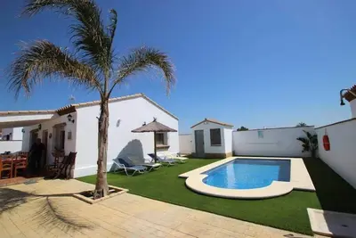 Image de Maison de vacances avec piscine pivot pour 4-5 personnes dans un endroit calme, avec air conditionné, Wifi et amp; vélos