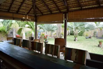Image de Villa de charme lumineuse piscine, jardin entièrement clôturé, 150m de la plage