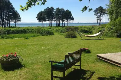 Image de Maison de vacances moderne au premier rang de la plage sur la magnifique côte de la mer Baltique