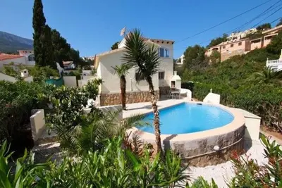 Image de 2 maisons avec accès direct l'une à l'autre 2 piscine, proche de la plage