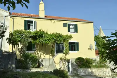 Image de Cres Island, Stivan, maison de village restaurée avec amour au-dessus de la mer Adriatique Merasci