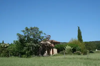 Image de Une petite maison en pierre en provence
