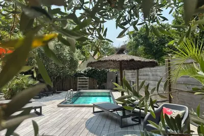 Image de Villa climatisée au coeur du golf, piscine chauffée : 1km du lac, 5km de l'océan