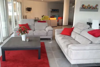 Image de Appart spacieux, vue sur baie Calvi et citadelle. \n5mn du centre. exceptionnel.