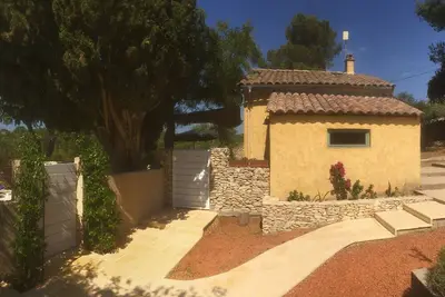 Maison typique - Piscine - au calme Nîmes à pied