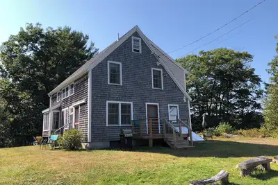 Image de Isolé Cottage Lakefront sur 5 acres. Très privé, familial et convivial.