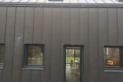 Image de La maison noire sur le golf j