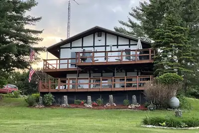 Image de Belle maison récemment rénovée sur Long Lake