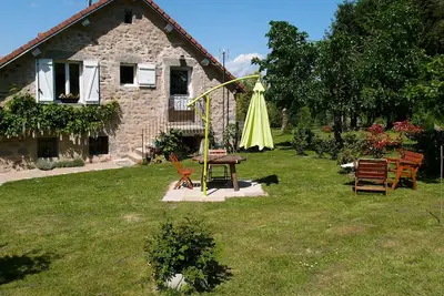 Image de la Bourgogne : Venez vous mettre au vert dans un petit écrin de verdure!
