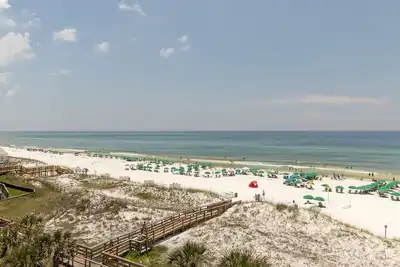 Image de Beau Condo Beach 3 chambres avec une vue magnifique