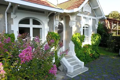 Image de Villa de charme Arcachon à deux pas de la plage- 6 personnes- Jardin et terrasse