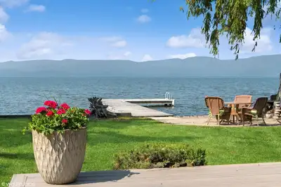 Image de Le Meilleur emplacement sur le lac Flathead avec accès à l'eau à Bigfork! Spécial août!