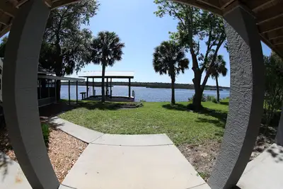 Image de Belle Waterfront Story 3 Accueil W / Dock In Old Homosassa, Florida