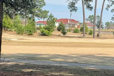 Image de Condo pratique de 2 chambres et 2 salles de bain à quelques pas des clubs de Pinehurst