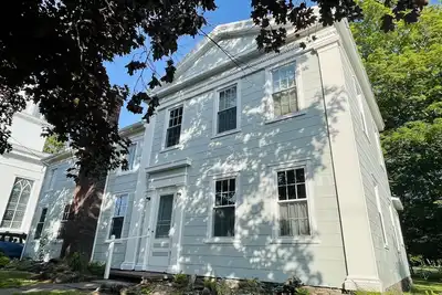 Image de Stately Cozy Catskills Village Home - Maison ENTIÈRE