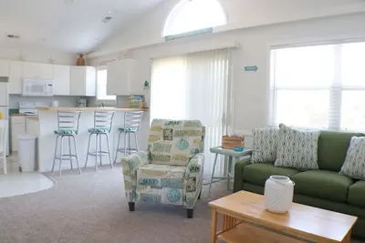 Image de Bright & Beachy 3 chambres / 2 salles de bain Soundside Mp6