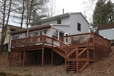 Image de Fisherman's Cottage à Burr Oak Lake, près d'Athènes, Ohio University et Nelsonville
