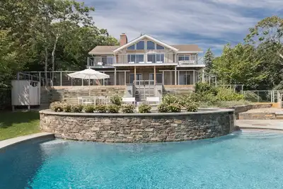 Image de Pristine Modern Beachhouse; 5 min à pied de la plage