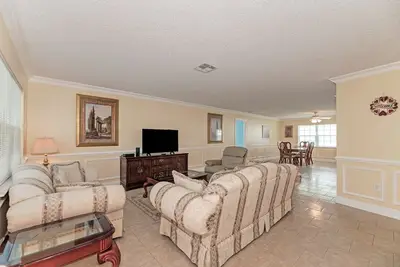 Image de Location de vacances par Oberlin Rd