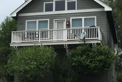 Image de Emplacement génial! Près de la rivière, près du centre-ville. Marchez partout!