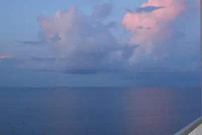 Image de Nouveaux Tarifs D'Automne 139 $ P / Nuit - Paradis Magnifique En Bord De Mer Directement Sur La Plage.